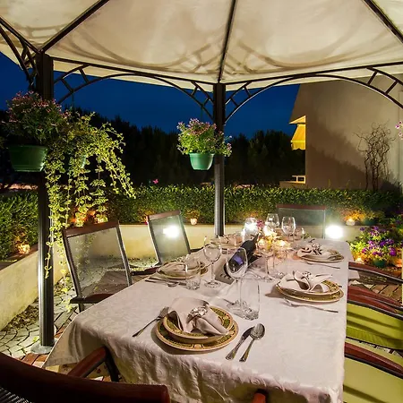 Luxury Seaside Apartament