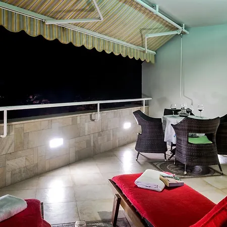 Luxury Seaside Apartman